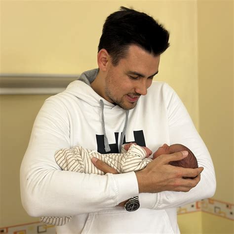Apa segít a szülésznőnek