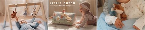 Gyermekek játszanak Little Dutch vonattal