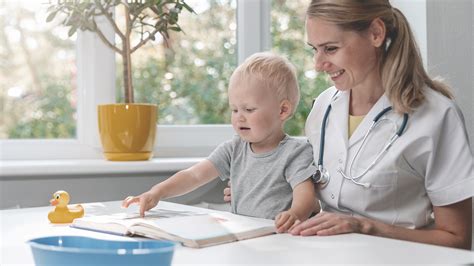 Védőnő és kisgyermek