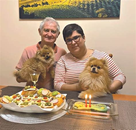 Monostori Tamásné portréja kalappal és kosztümben