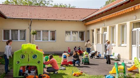 A felújított Kisharang bölcsőde épülete Orosházán