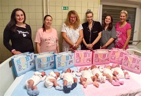 Egészségügyi szakemberek szülészeti osztályon