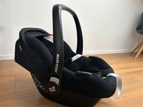 Maxi-Cosi CabrioFix i-Size gyerekülés babakocsin