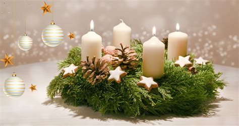 Adventi koszorú negyedik gyertyával