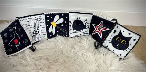 Kontrasztos babakönyv