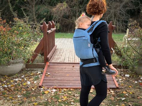 kép a Liliputi Love hordozós kiscsizmákról