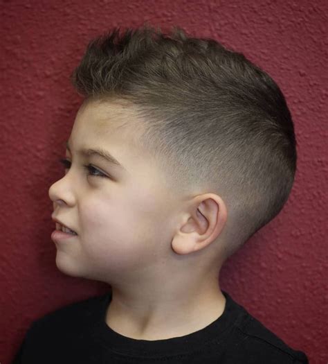 Kisfiú frizurák gépi vágással