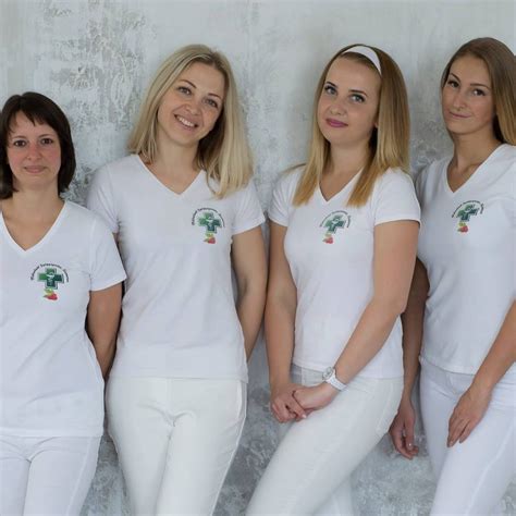 A Málnalevél Patika bejárata Kismaroson