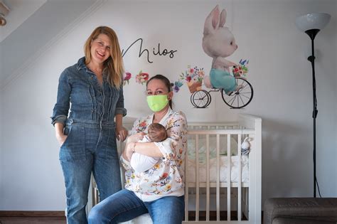 Dúla támogatása szülés közben