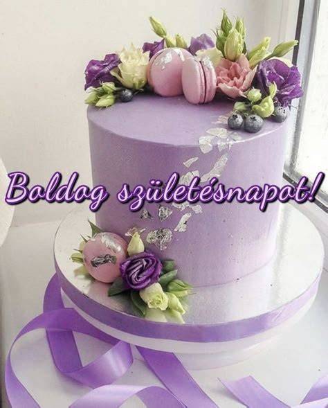 születésnapi torta és baba