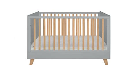 Klasszikus rácsos kiságy