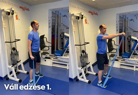 Nő gumiszalaggal végzett oldalsó séták gyakorlat közben