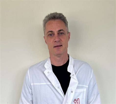 Dr. Kovács Tamás portréja
