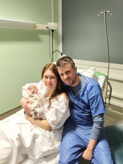 Az első Győrben született baba, Noel és édesanyja a kórházban