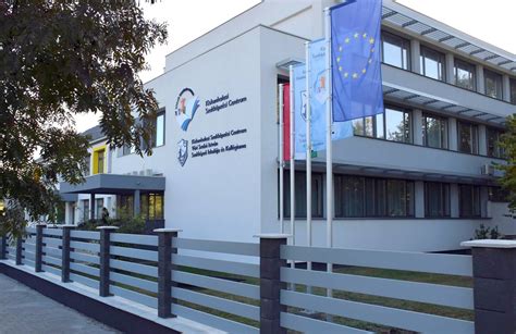 Kiskunhalasi Szakképzési Centrum Vári Szabó István Szakképző Iskola és Kollégium épülete