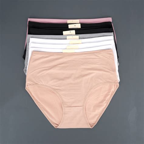 Magas derekú, kényelmes női bugyi kismamáknak