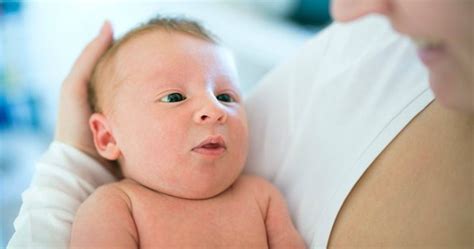 Baba fejének mérése a megfelelő sapkaméret kiválasztásához