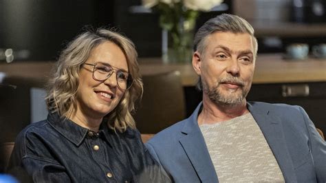Pataki Zita és Szárnyas Attila az alapítványi munkájuk során