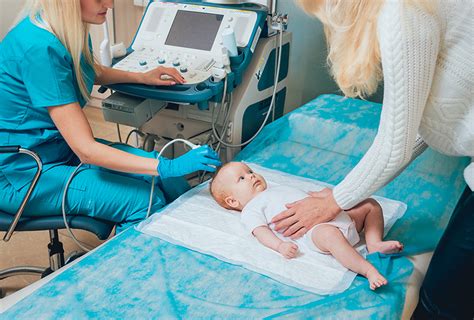 Csecsemő koponya ultrahangvizsgálat a nagykutacson keresztül