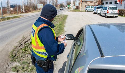 Rendőrségi ellenőrzés az utakon
