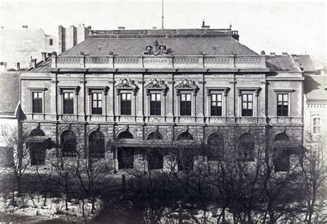 A Károlyi Kórház eredeti épülete Ybl Miklós tervei alapján