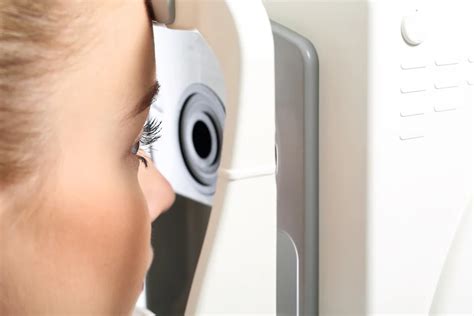 Szemfenékvizsgálat eredménye: retina bevérzése