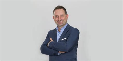 Dr. Krasznai Zoárd portréja és rendelőjének bejárata