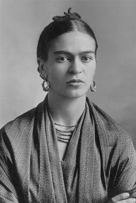 Fiatal Frida Kahlo fényképe