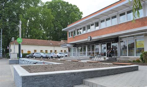 A jászfényszarui Egészségház épülete