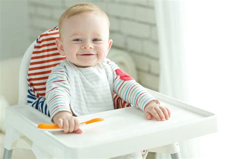 6 hónapos baba hozzátáplálása és fejlődése