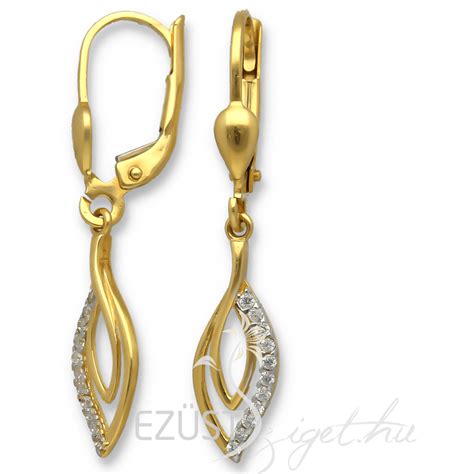 Arany fülbevaló karáttól függően