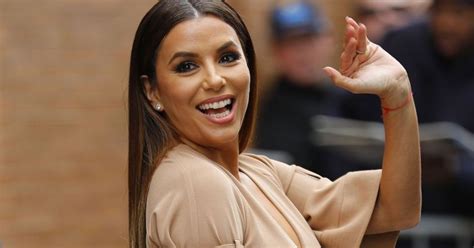 Eva Longoria a szülés utáni bombaformában