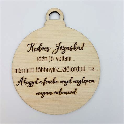 Vicces feliratú sütemény, mely a babavárást jelenti be
