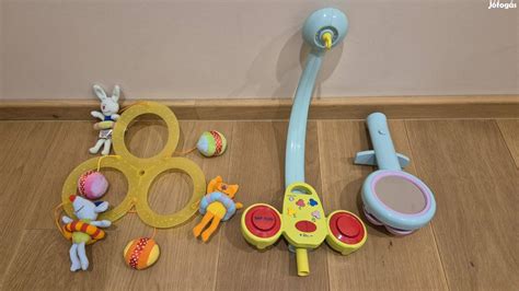Taf Toys zenélő körforgó
