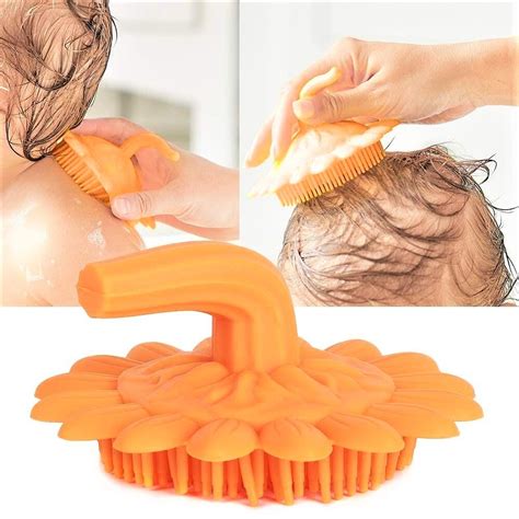 Baba fejbőr masszázs