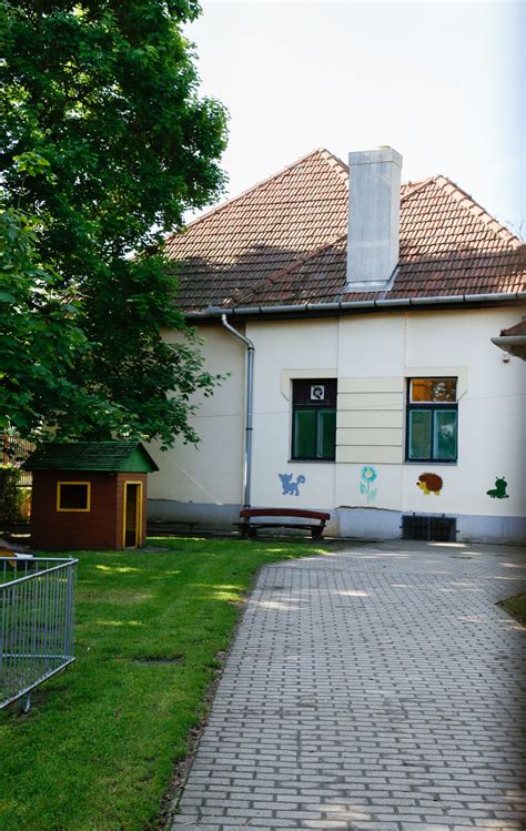 Szolnoki bölcsőde épülete