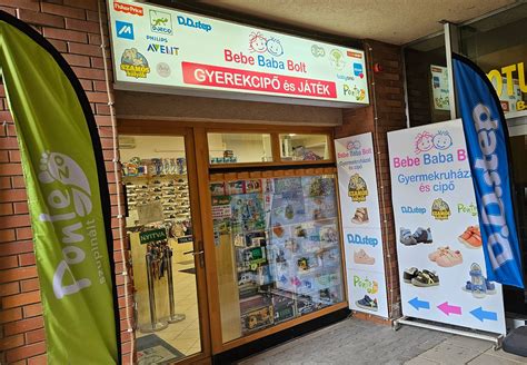 Baba hallgatja anyja hangját