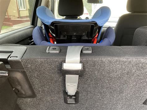 Gyermekülések rögzítése az autóban: ISOFIX és biztonsági öv