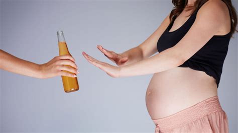 Alkohol és koffein fogyasztásának korlátozása terhesség alatt