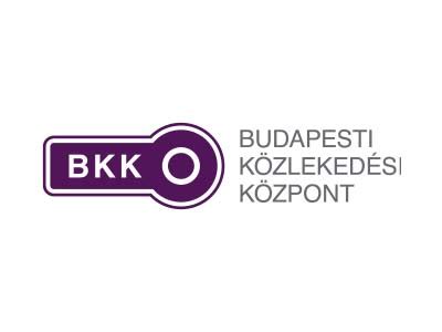BKK logó és budapesti tömegközlekedési járművek