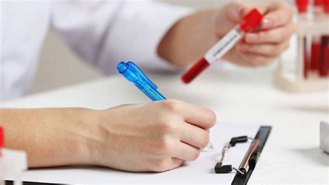 A vérvizsgálat és bőrtesztek típusai és eredményeik