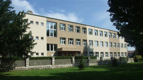 Oktatási intézmény épülete, ahol bölcsődei képzés folyik