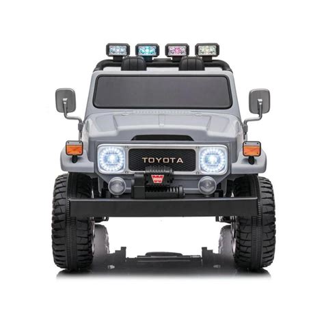 Gyerek elektromos Toyota autó