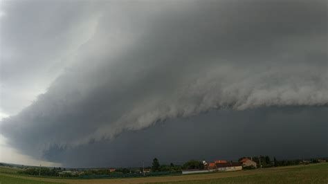 Zivatarfelhők a horizonton