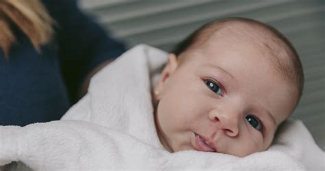 Újszülött látása 30 cm