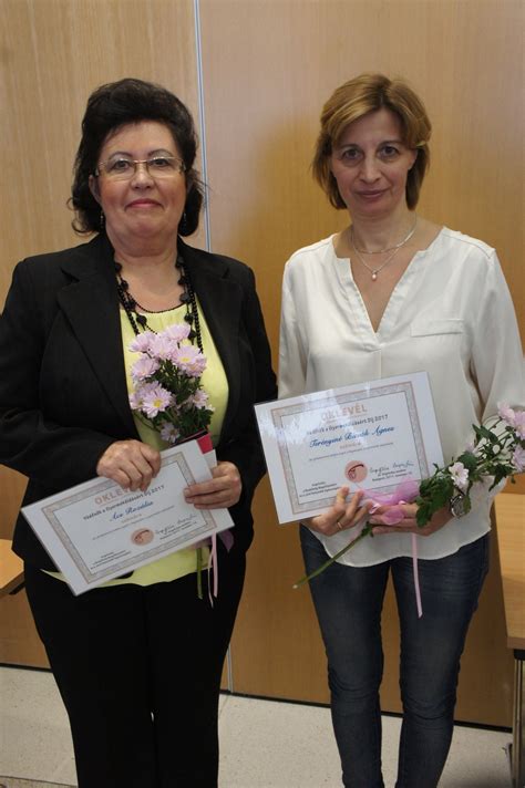 Terényiné Bicsák Ágnes és Ács Rozália a díj átvételekor