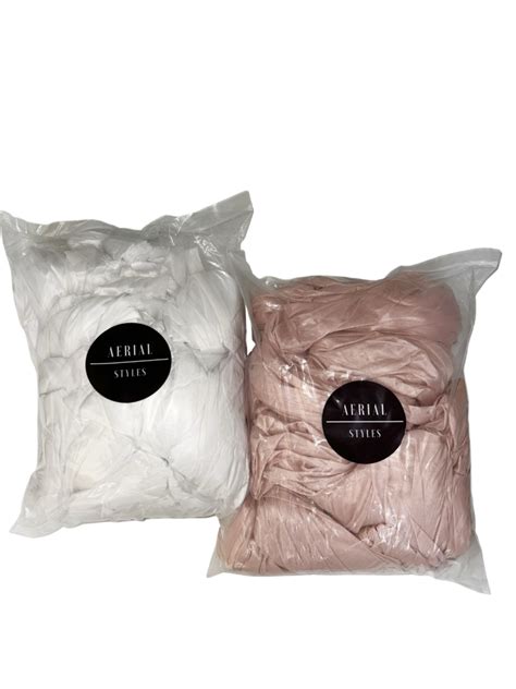 Különböző anyagú babapoharak