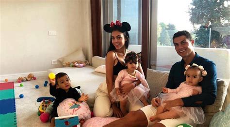 Cristiano Ronaldo és családja