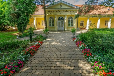 Balatonlelle Város Önkormányzatának épülete