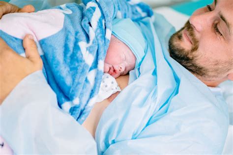 Édesapa szerepe a babagondozásban